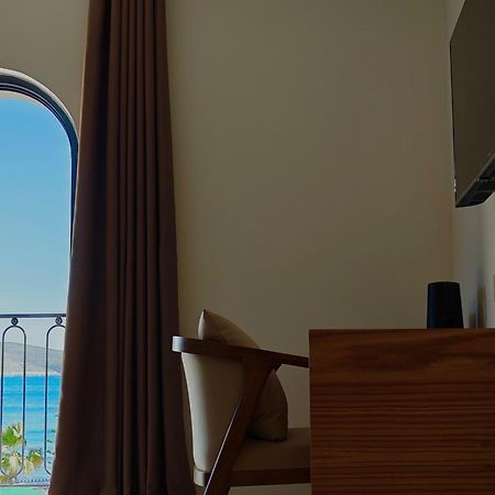 Villa Margarit Boutique Hotel Sarande Bagian luar foto