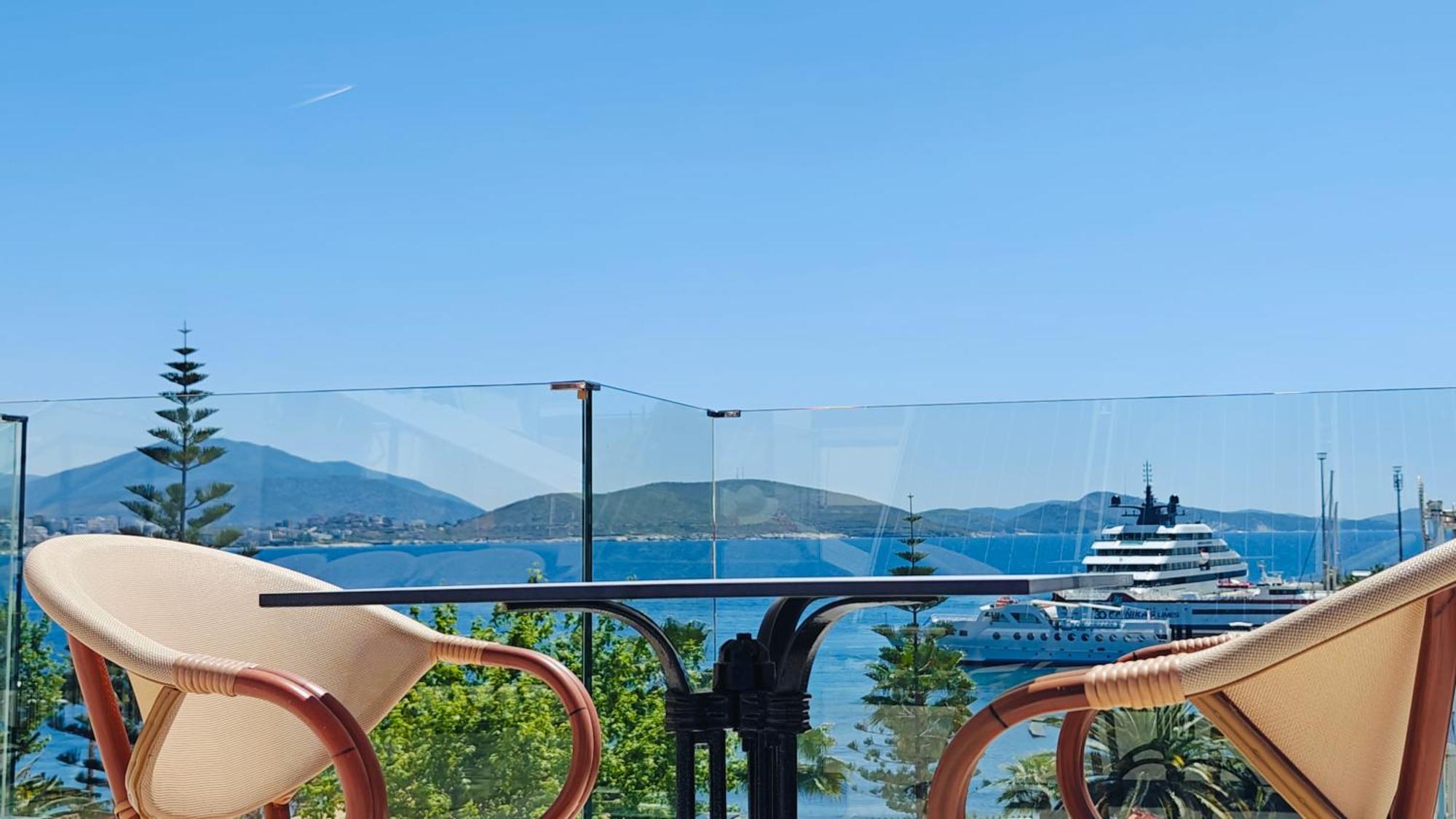 Villa Margarit Boutique Hotel Sarande Bagian luar foto