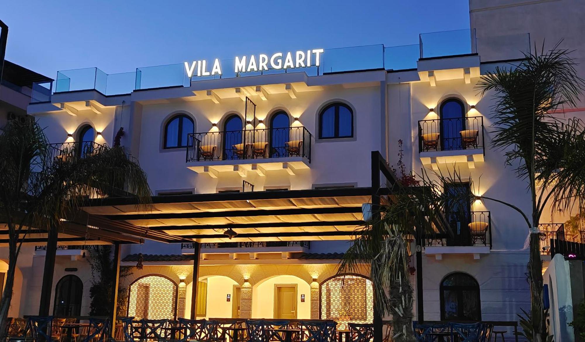 Villa Margarit Boutique Hotel Sarande Bagian luar foto