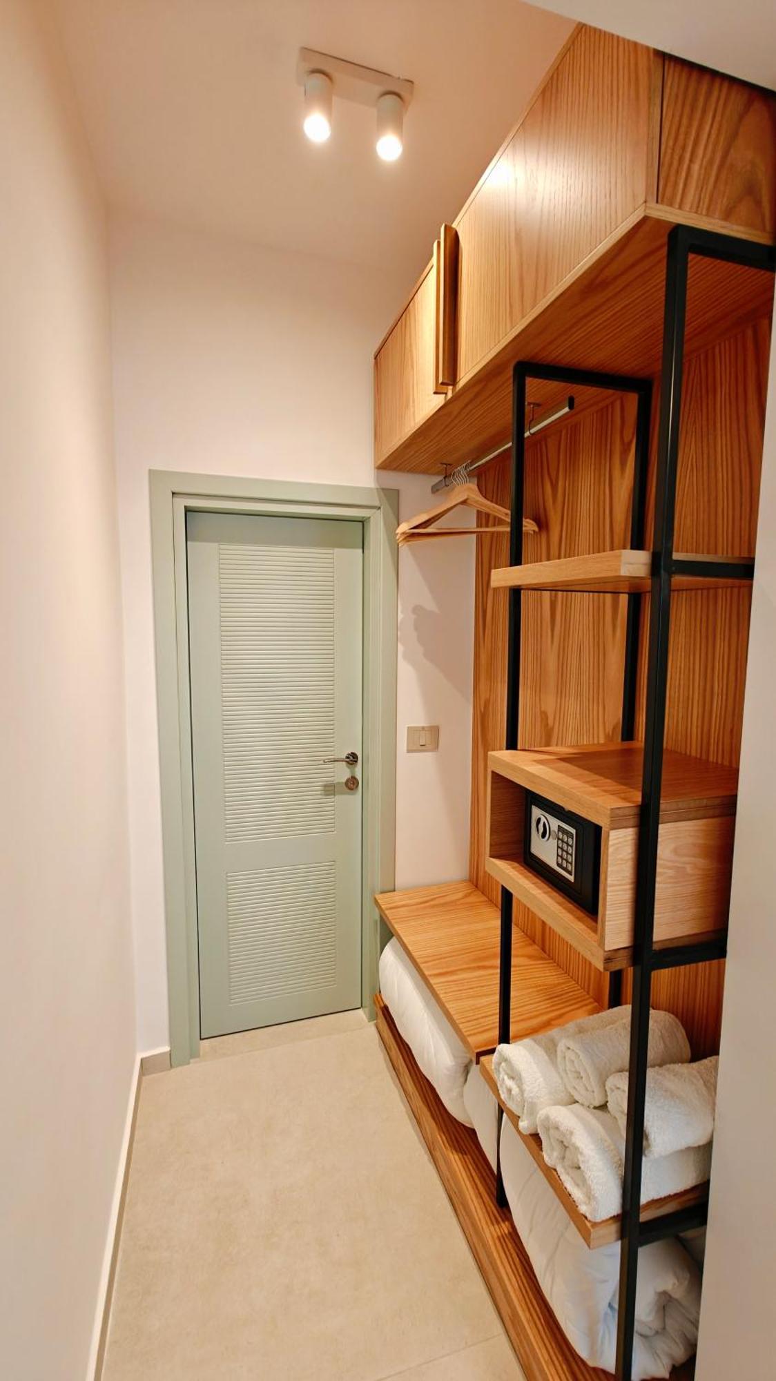 Villa Margarit Boutique Hotel Sarande Bagian luar foto
