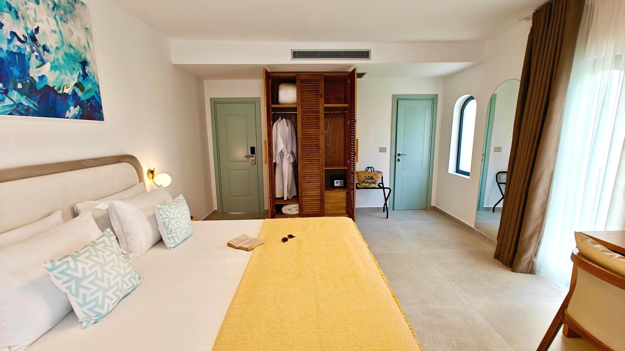 Villa Margarit Boutique Hotel Sarande Bagian luar foto