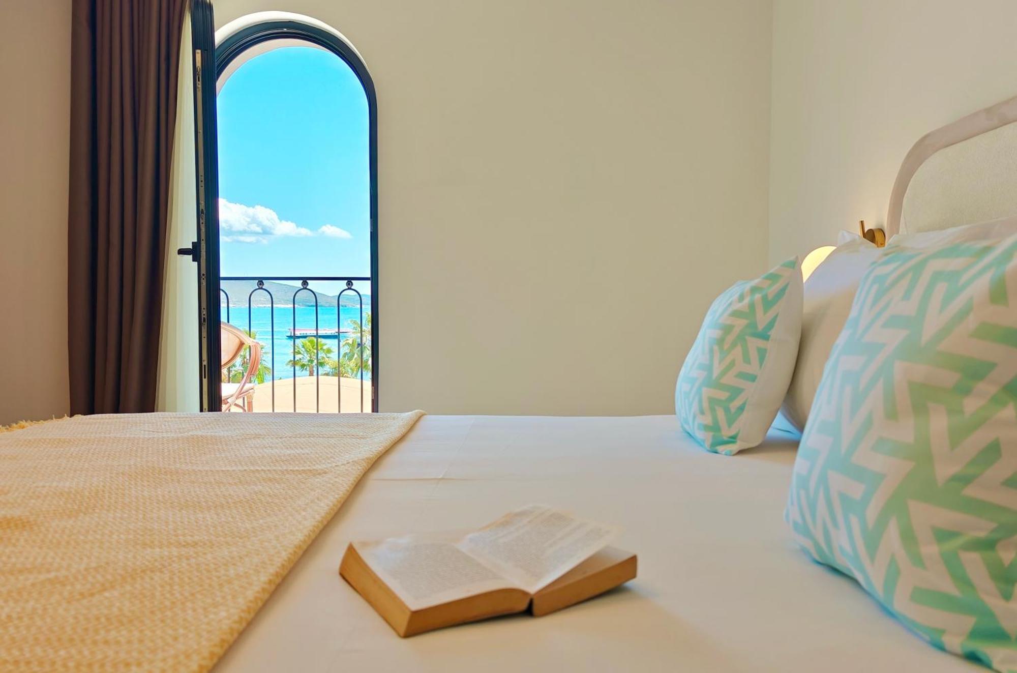 Villa Margarit Boutique Hotel Sarande Bagian luar foto